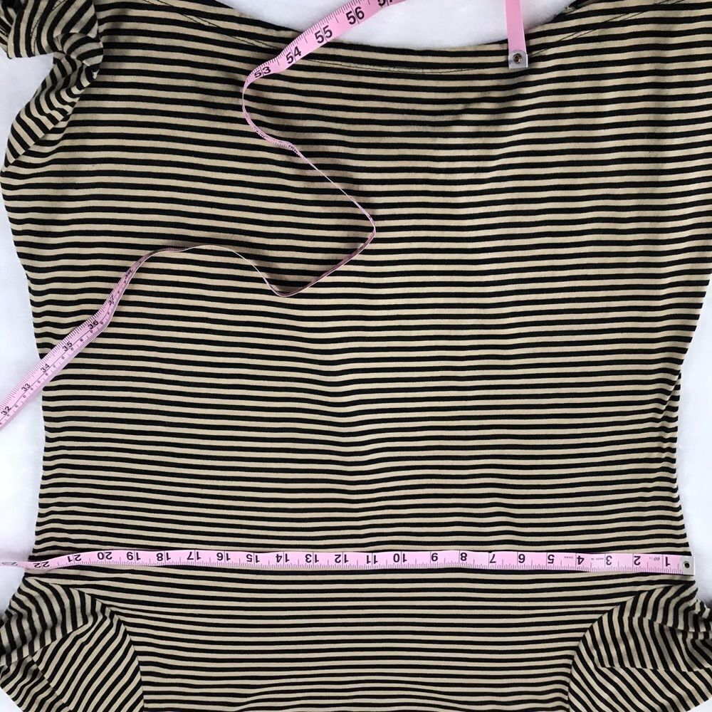 Shark bite knit top - Picture 6 of 8
